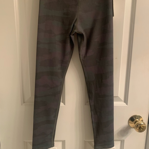 NWT-GB Girls Camouflage Leggings - Picture 4 of 10